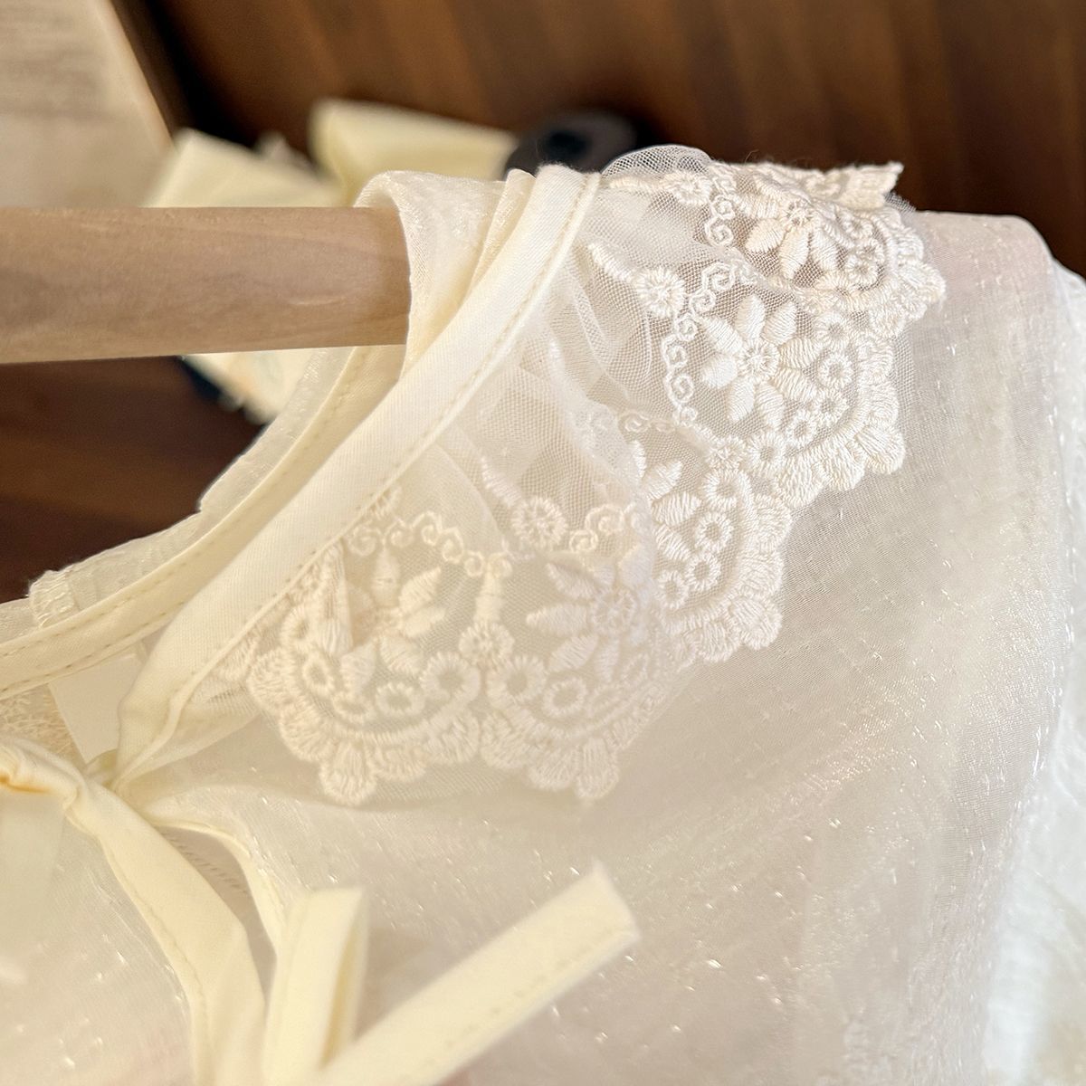 Baby Clothing High End - Легкая куртка с капюшоном для девочек